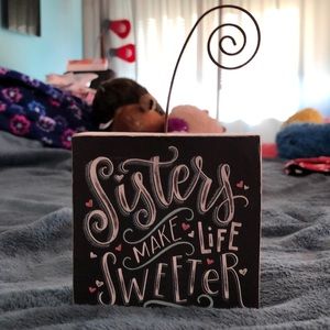 Sister sign
